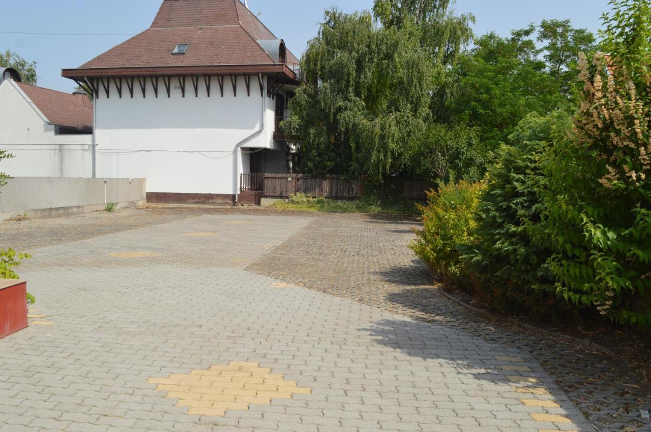 Aqua Oazis Apartman Hajdúszoboszló المظهر الخارجي الصورة